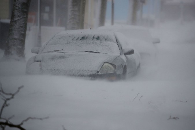 Durante el invierno, en algunas regiones del país las condiciones climatológicas suelen ser extremas y averiar a todo tipo de vehículos