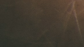 Fotos de la mano de un hombre sobre un teclado