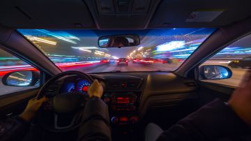Conducir de noche reduce la visibilidad.