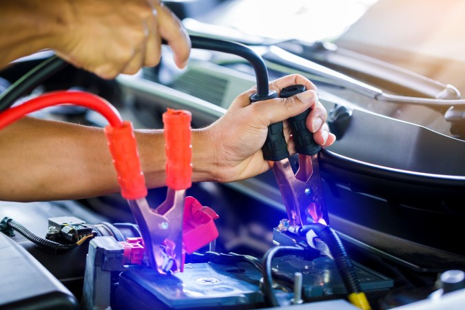 Pasar corriente no electrocuta.