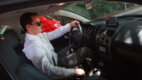 La valvulina se almacena en un pequeño depósito situado en la parte inferior de los automóviles