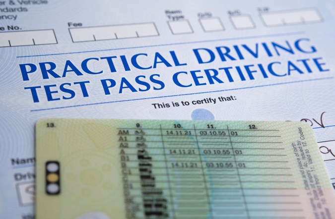 Cómo sacar la licencia de conducir en usa