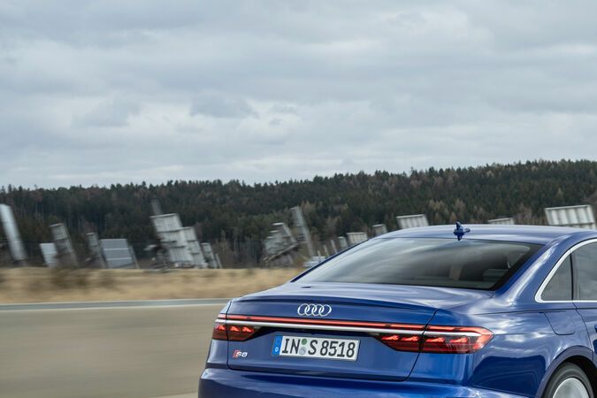 Audi S8 2023