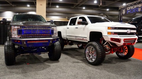 Camionetas con kit de elevación.