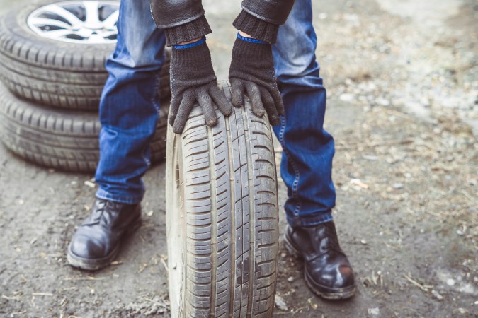Llanta con pinchazo lento.
