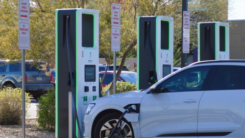 Estaciones de carga para autos eléctricos