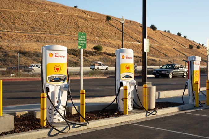 cuánto consume un carro eléctrico
