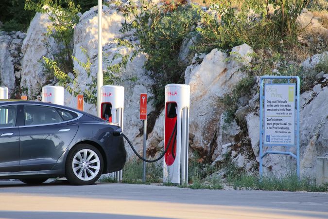 Зарядные станции для электромобилей