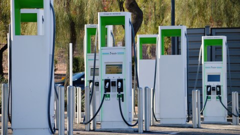 Estaciones de carga para autos eléctricos
