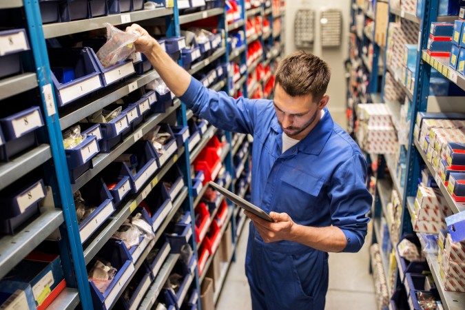 tienda de repuestos para automóviles