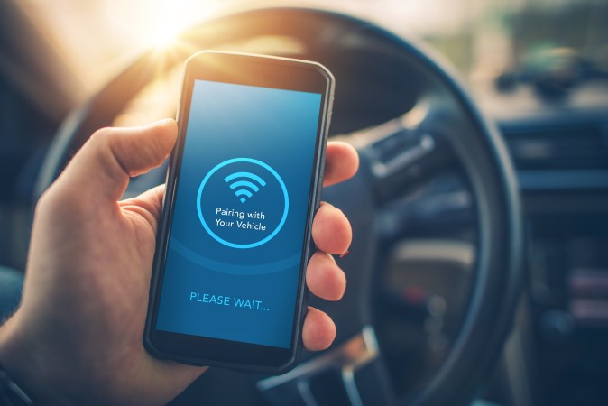 Conexión de teléfono al bluetooth del auto.