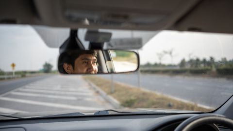 Retrovisor con ojo de buey.