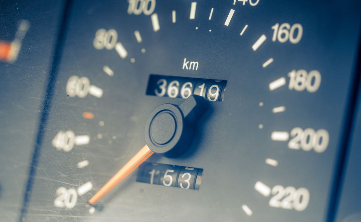 Why doesn’t your car’s dashboard indicate the speed?
