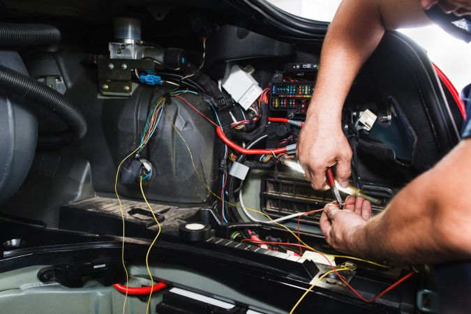 Taller eléctrico cerca de mí: soluciones para autos - Siempre Auto