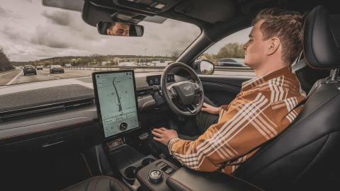 Ford BlueCruise manos libres