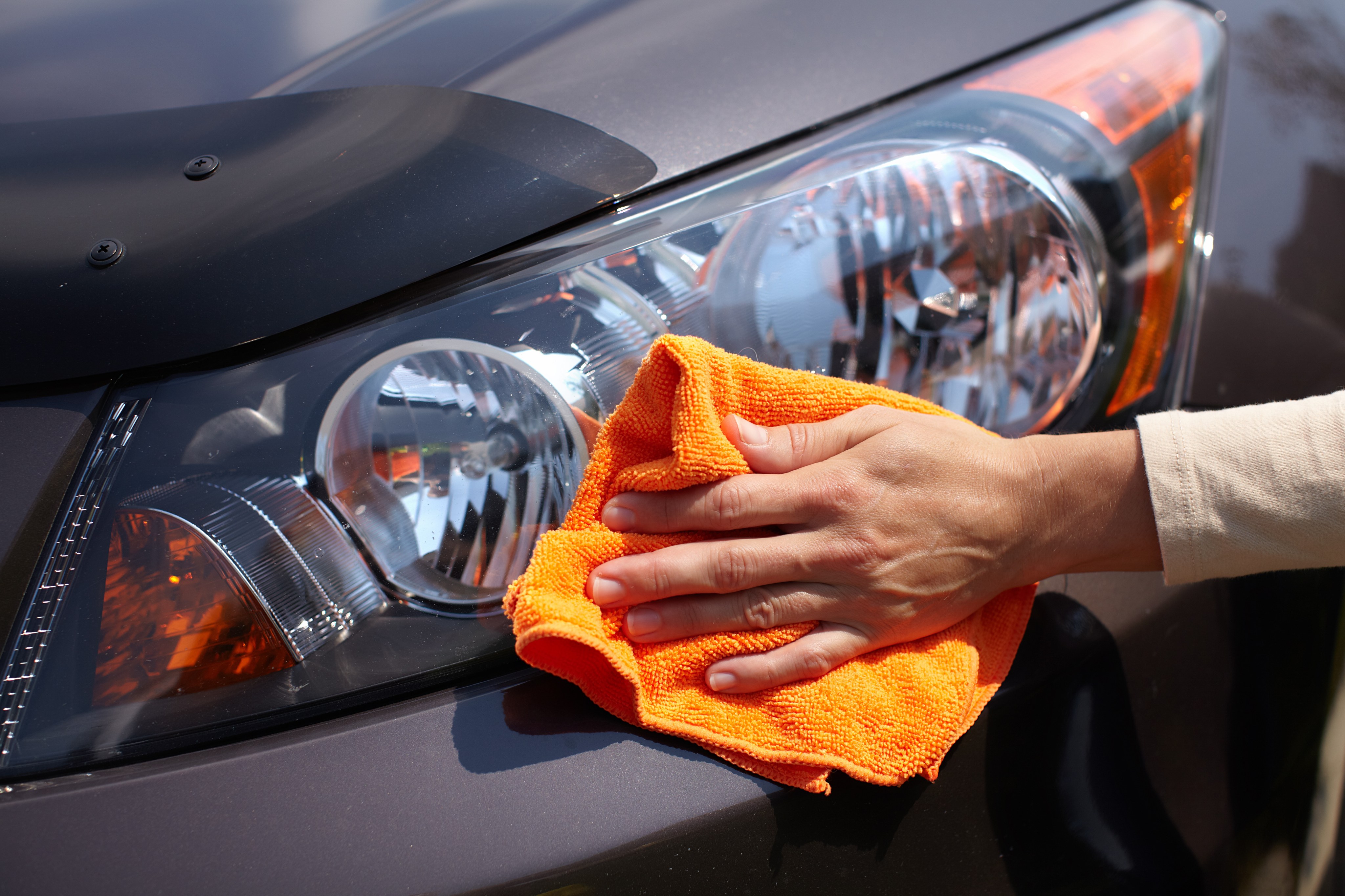 lámpara En la actualidad Visible Cómo limpiar los faros del carro y dejarlos como nuevos - Siempre Auto