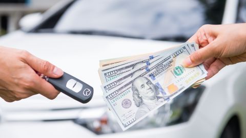 donde puedo vender mi carro viejo