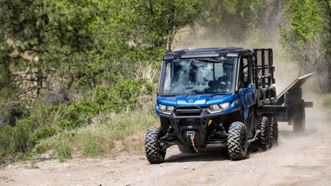 Can-Am Defender 6x6