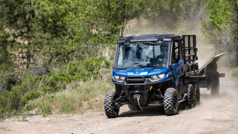 Can-Am Defender 6x6