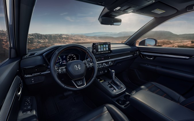 Interior del Honda CR-V 2023.