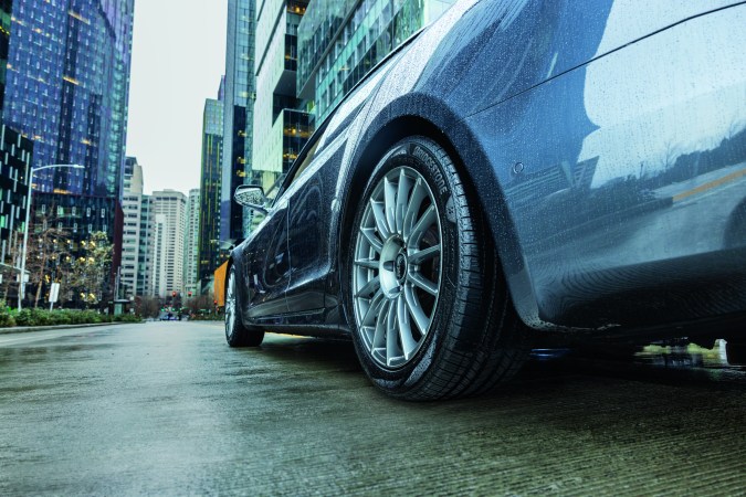 Neumático Turanza EV de Bridgestone.