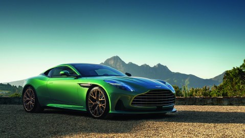 Aston Martin DB12 2024.