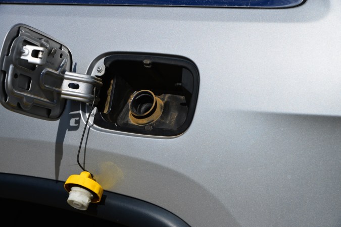 check fuel cap verificar tapón de combustible