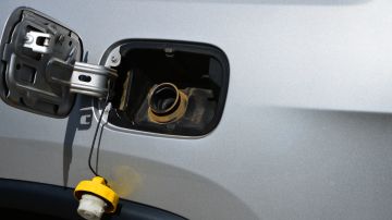 check fuel cap verificar tapón de combustible