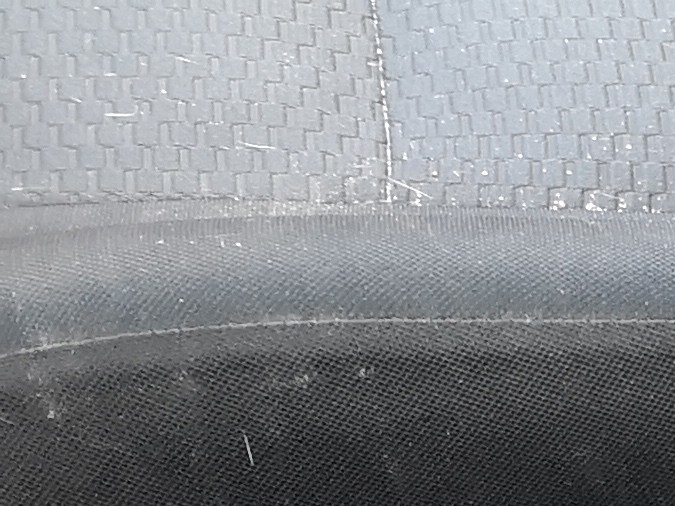 pelos en el asiento de auto