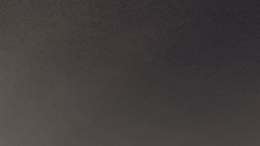 Tapizado descolgado del techo del auto: cómo repararlo