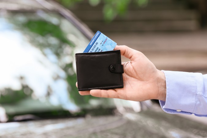 Cómo encontrar el número de licencia de conducir si la perdí