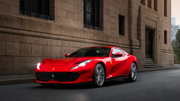 8 cosas que no sabías sobre comprar (y tener) un nuevo Ferrari