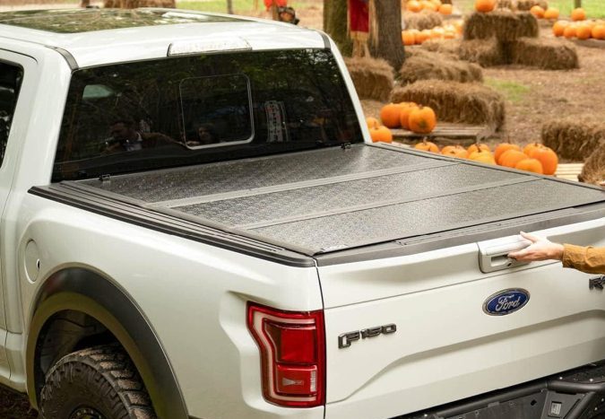 Gator Covers EFX Hard Tri-Fold Tonneau Cover