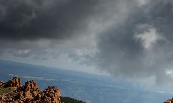 El Pikes Peak International Hill Climb es la segunda competición de motor más antigua de EE. UU.