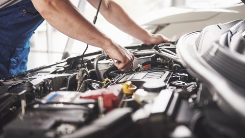 conocimientos básicos de mecánica automotriz.