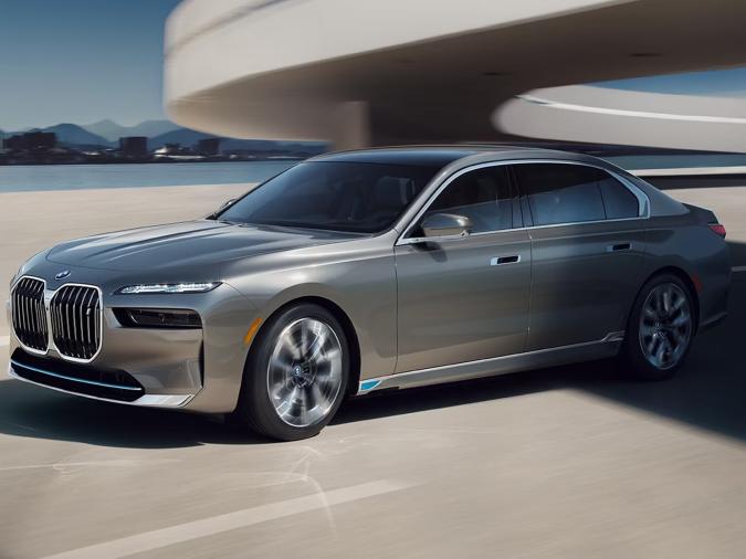 BMW i7.