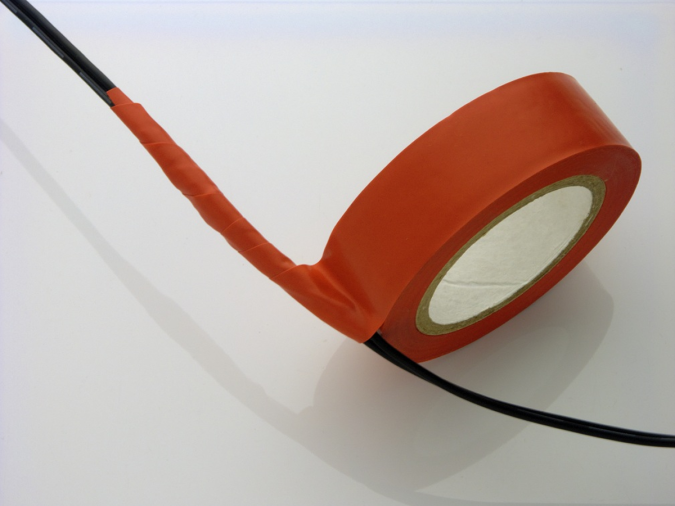 Cinta aislante, herramienta esencial en tu auto