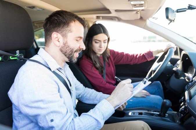 donde puedo sacar licencia de conducir sin seguro social