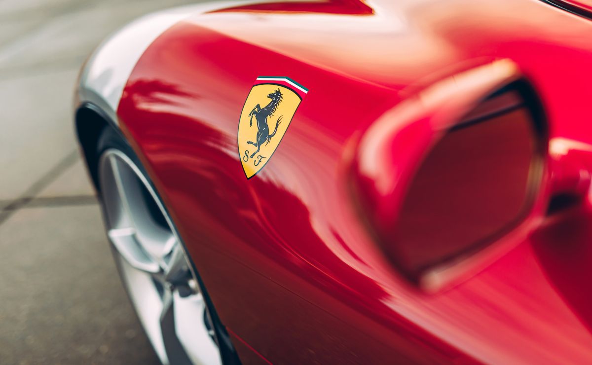 Affascinante processo di produzione di una Ferrari in Italia