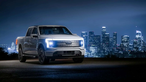 ford-f-150-lightning flash