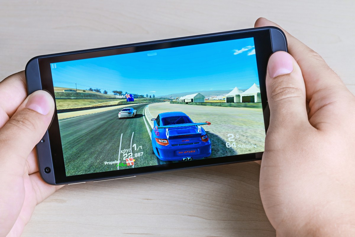 Puedes usar Google Car Simulator en móviles y tabletas