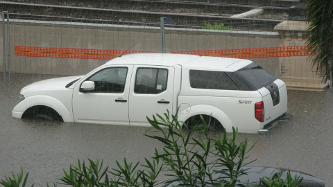 Qué hacer si una tormenta deja tu coche inundado