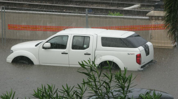 Qué hacer si una tormenta deja tu coche inundado