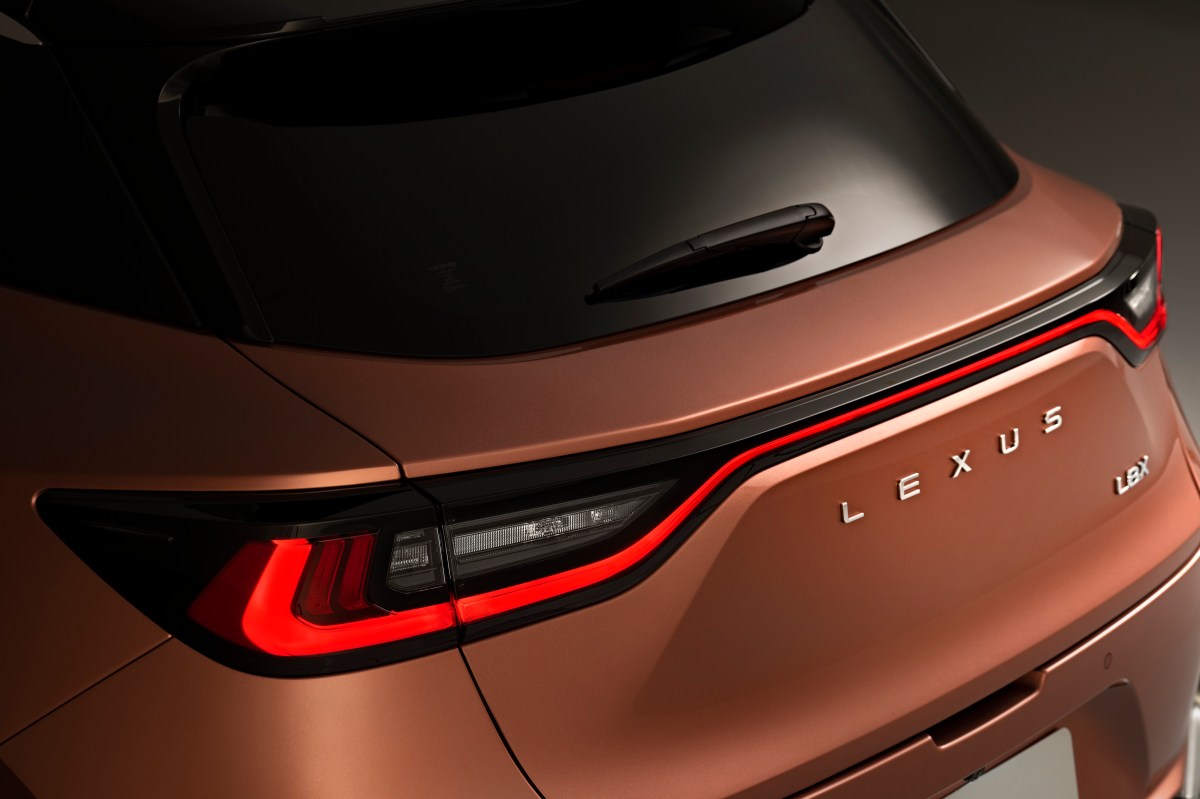 Lexus LBX 2024.