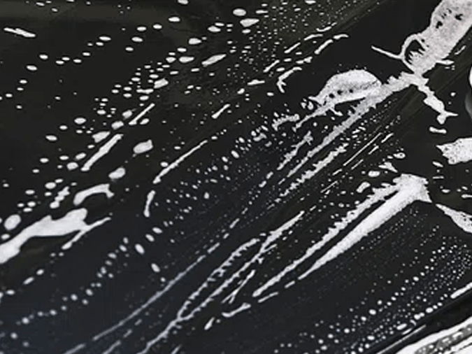 Trucos caseros para limpiar los faros amarillentos de tu coche