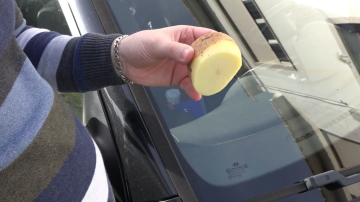 Patatas o esmalte de uñas: cómo pueden ayudarte en una emergencia en el carro