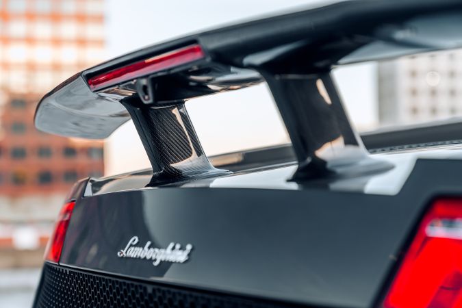 Добавляют ли спойлеры скорости дорожным автомобилям?