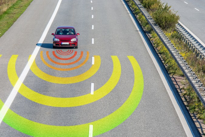 Sistema de frenado de emergencia automático
