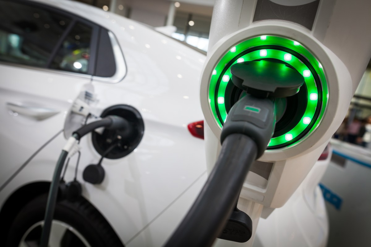 Estados que cobran tarifas adicionales a propietarios de vehículos eléctricos por el uso de electricidad