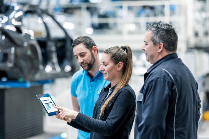 Mercedes Benz incorpora ChatGPT para que puedas conversar con tu auto